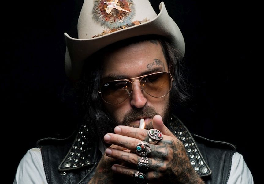 Yelawolf на мотоцикле